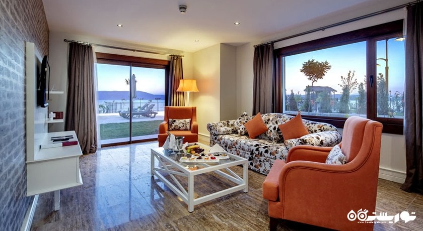 محوطه نشیمن ویلا اگزکیوتیو